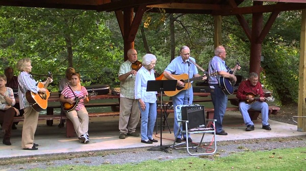 Things To Do PICKIN' IN THE PARK